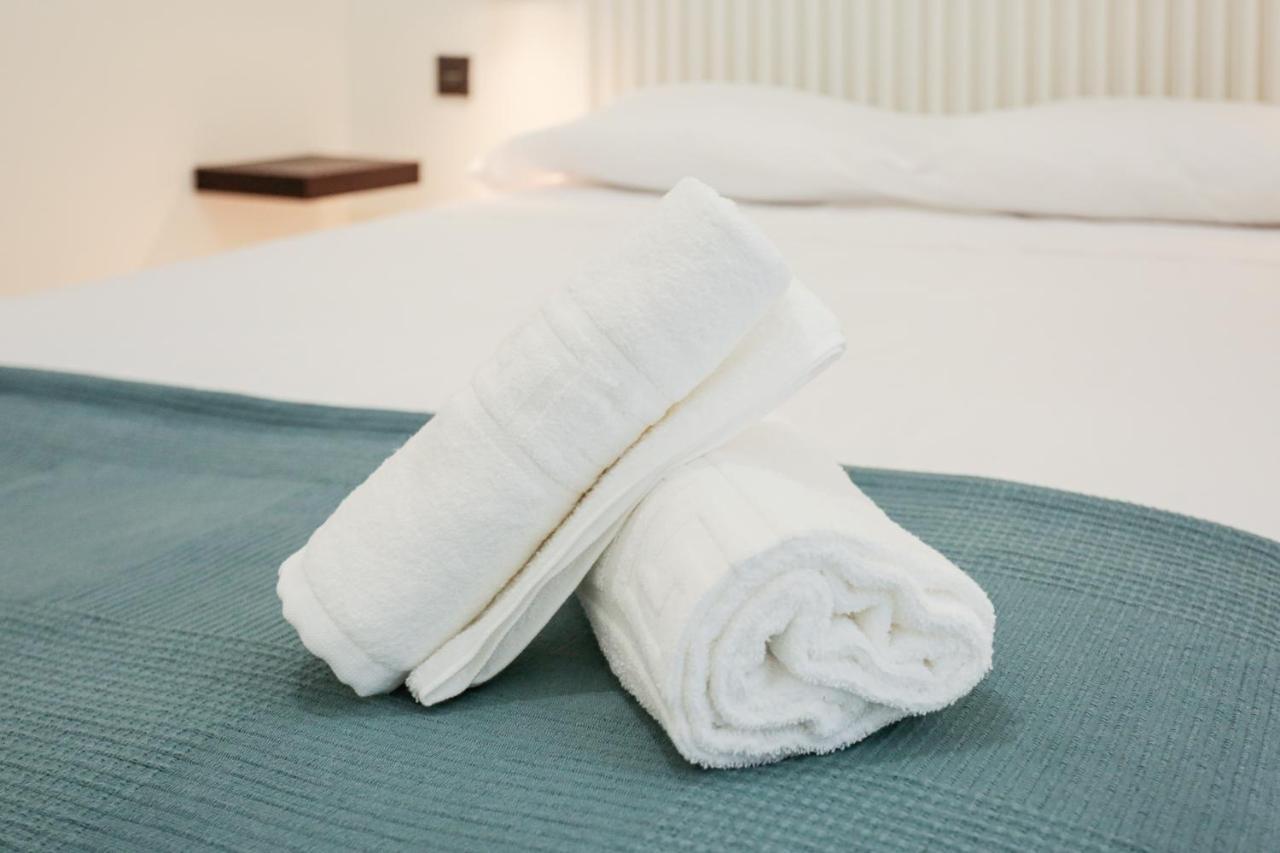 Monkeys Apartments Cervantes เซบีญา ภายนอก รูปภาพ