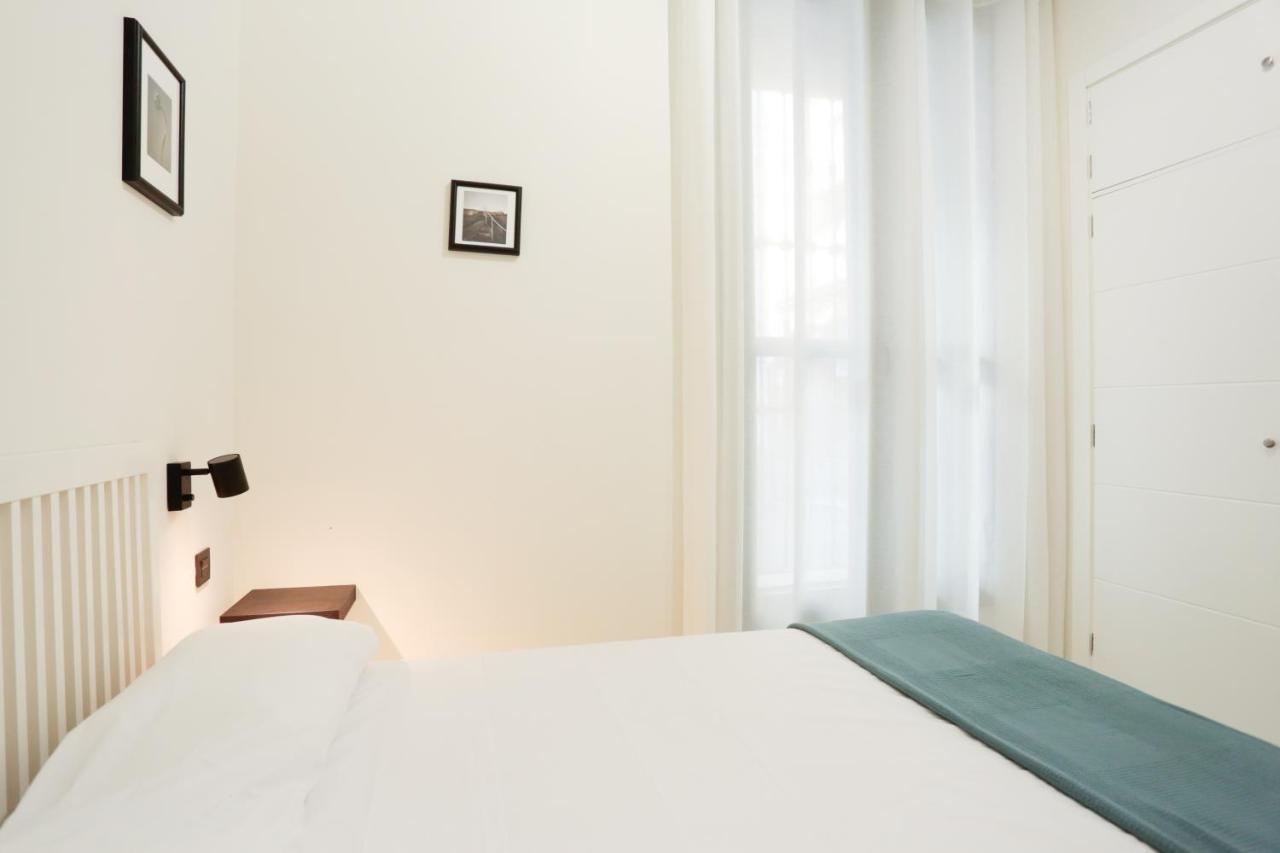 Monkeys Apartments Cervantes เซบีญา ภายนอก รูปภาพ
