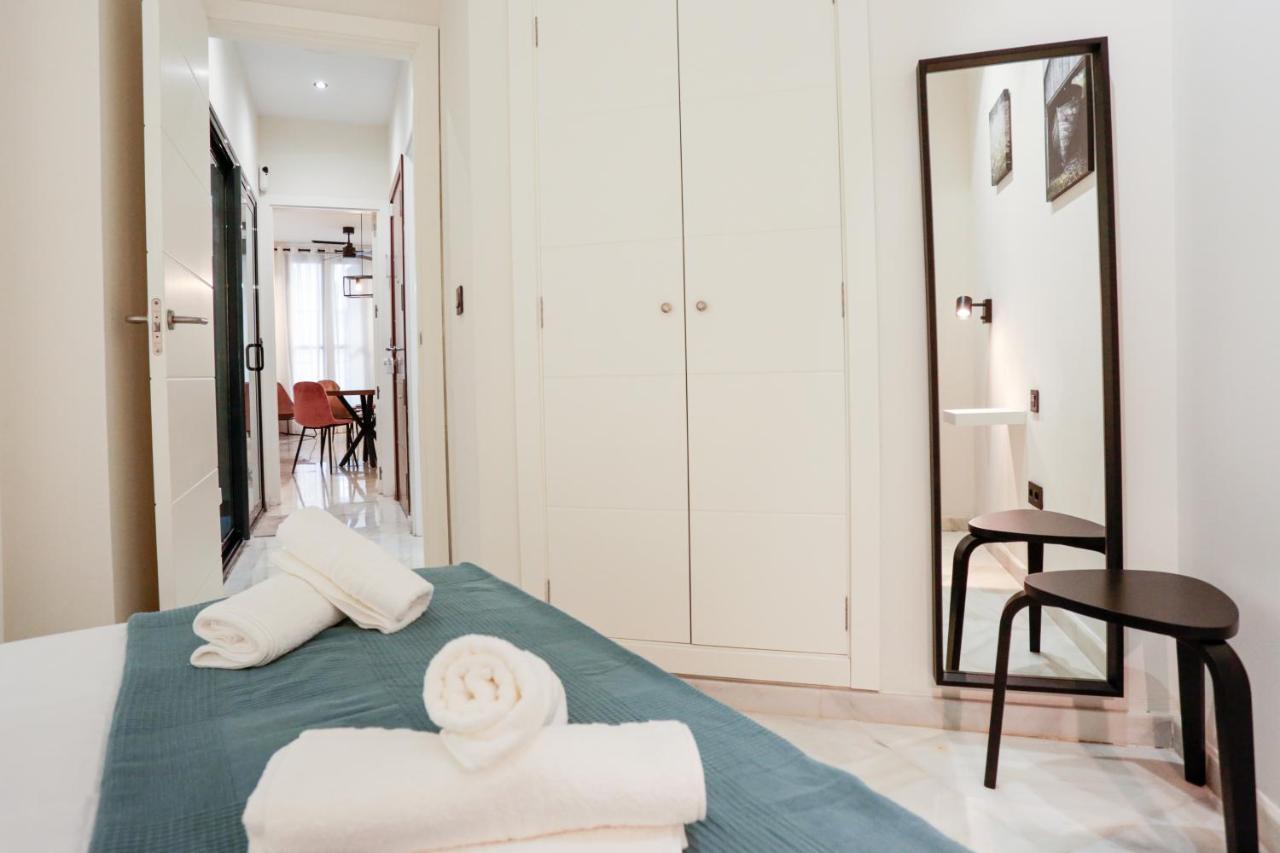 Monkeys Apartments Cervantes เซบีญา ภายนอก รูปภาพ
