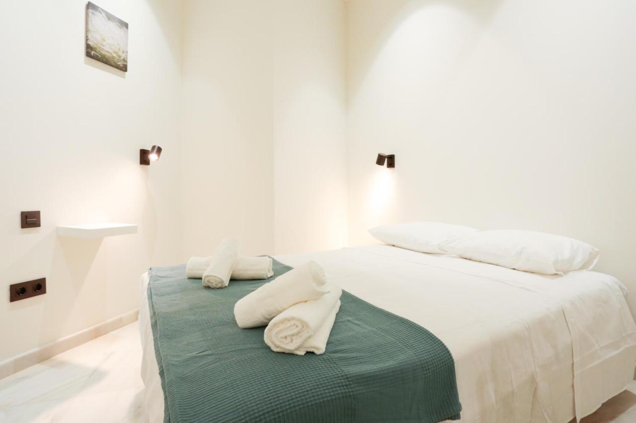 Monkeys Apartments Cervantes เซบีญา ภายนอก รูปภาพ