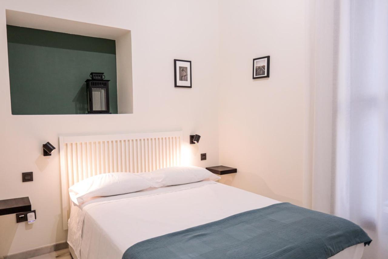 Monkeys Apartments Cervantes เซบีญา ภายนอก รูปภาพ