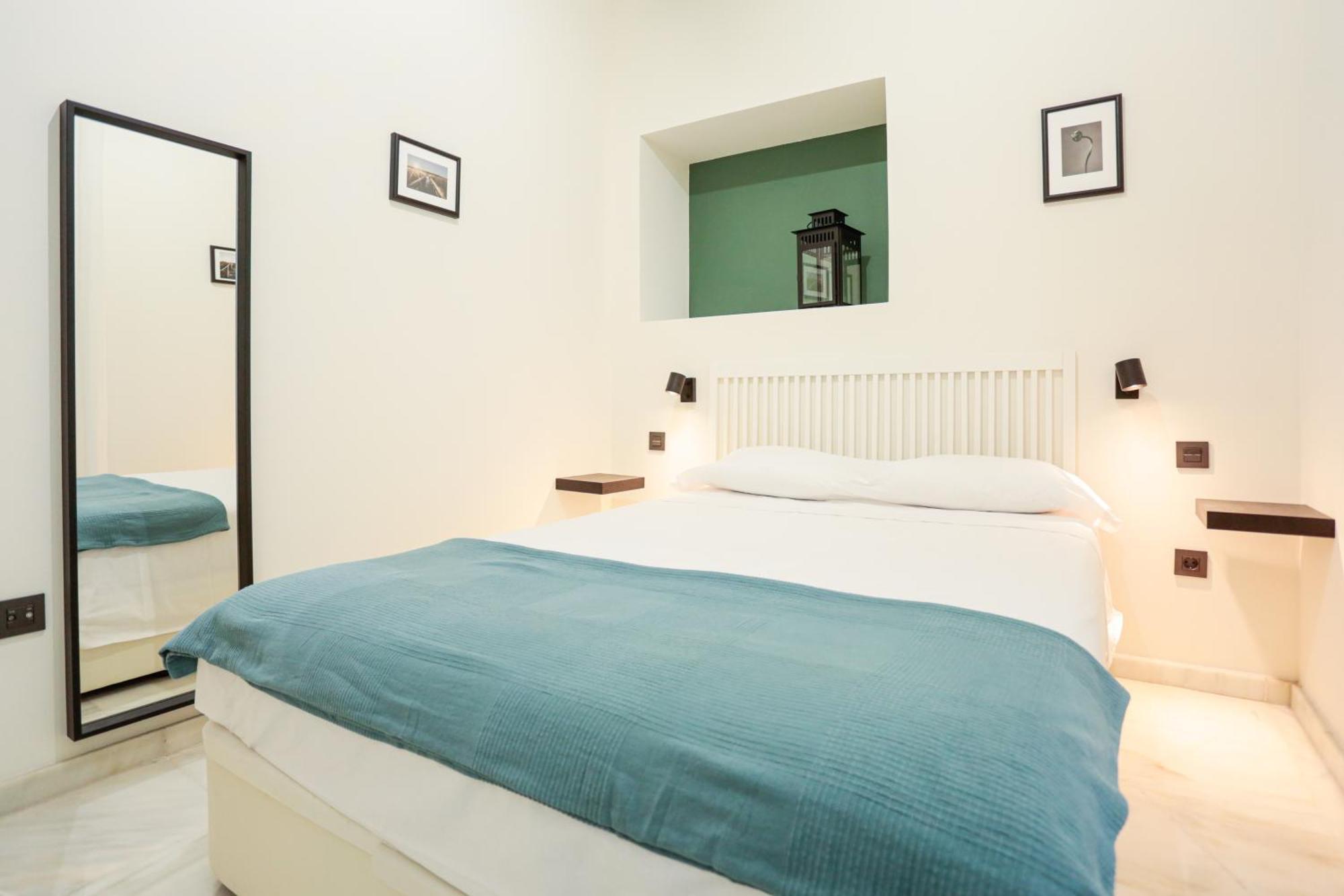 Monkeys Apartments Cervantes เซบีญา ภายนอก รูปภาพ